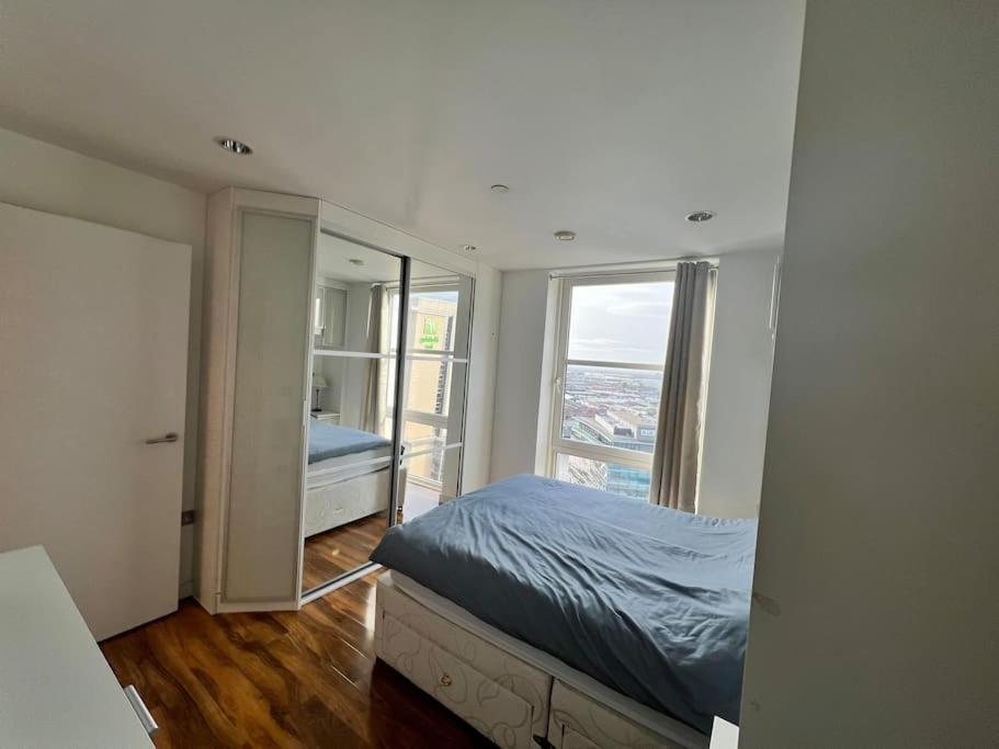 מנצ'סטר Spacious 2 Bedroom Flat Stunning Waterside View מראה חיצוני תמונה