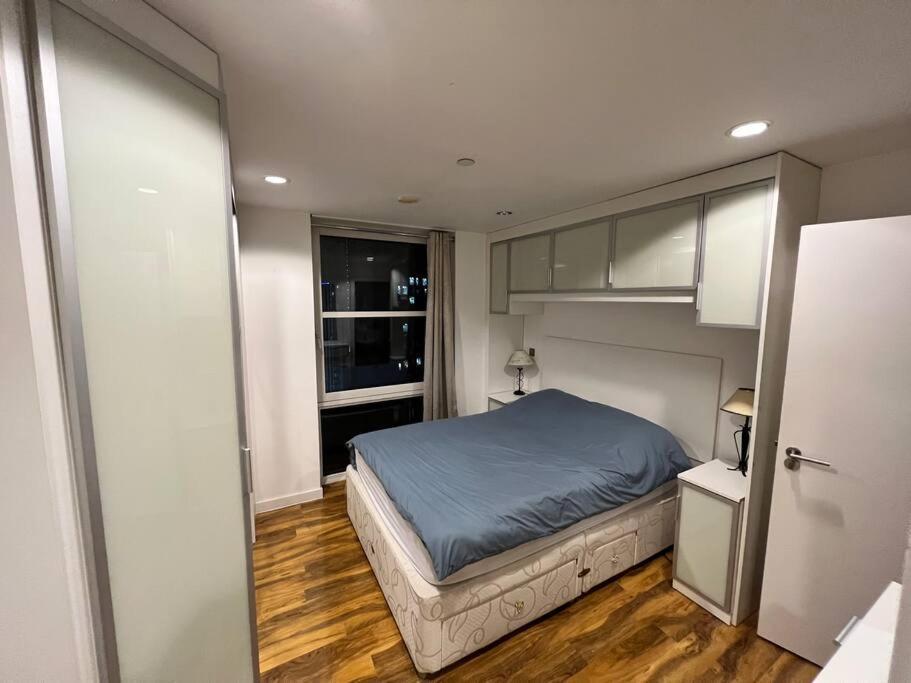 מנצ'סטר Spacious 2 Bedroom Flat Stunning Waterside View מראה חיצוני תמונה